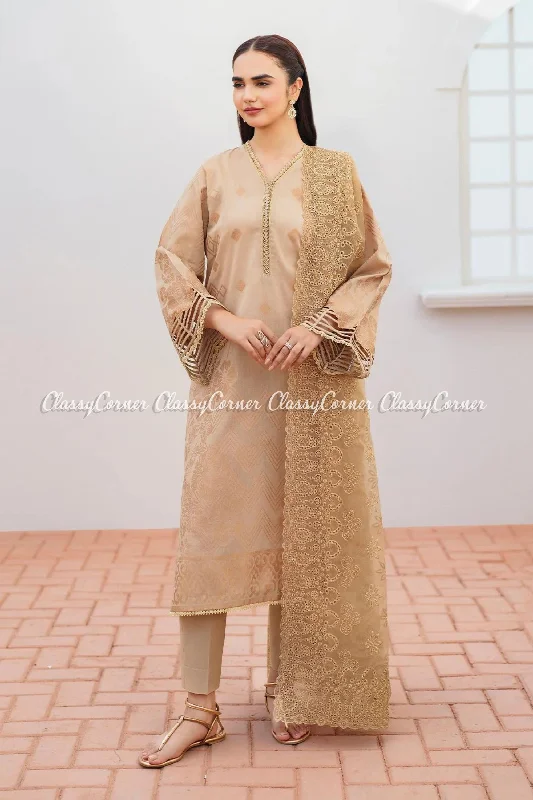 Pakistani Jacquard Lawn 3PC Suit